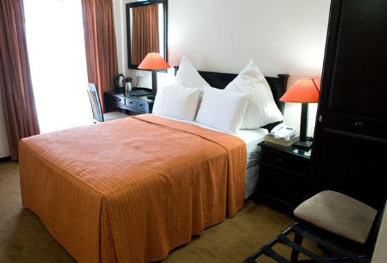 Adansonia Hotel ฟรานซิสทาวน์ ภายนอก รูปภาพ
